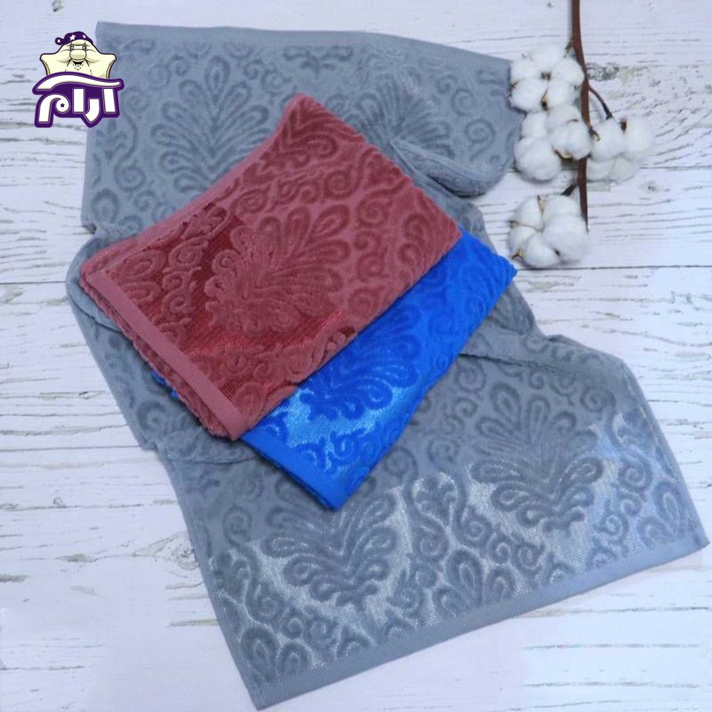 حوله دستی بهباف آذر مدل داماسک سایز 80×40 سانتی‌متر