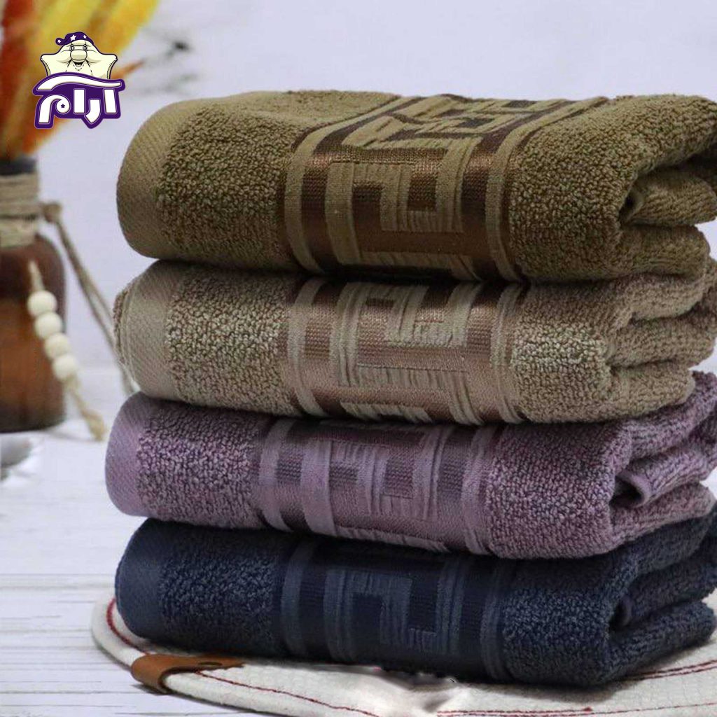 حوله دستی بهباف آذر مدل ورساچه سایز 80×40 سانتی‌متر