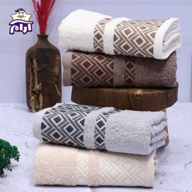 حوله دستی بهباف آذر مدل الماس سایز 78×40 سانتی‌متر
